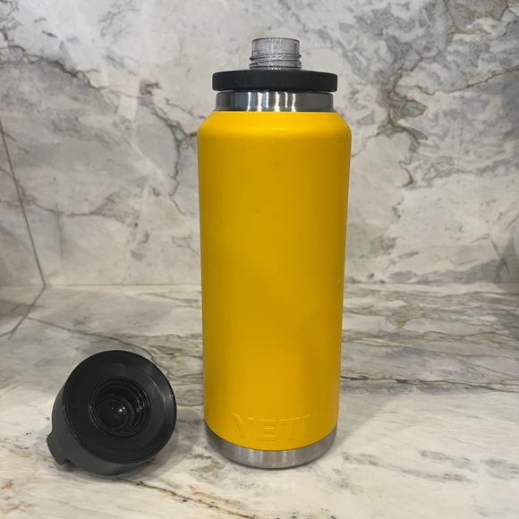 Yeti 46oz water bottle - yellow - Picture 2 of 3